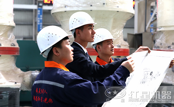 精湛技術(shù)人員現(xiàn)場(chǎng)指導(dǎo)設(shè)備的生產(chǎn)、制造